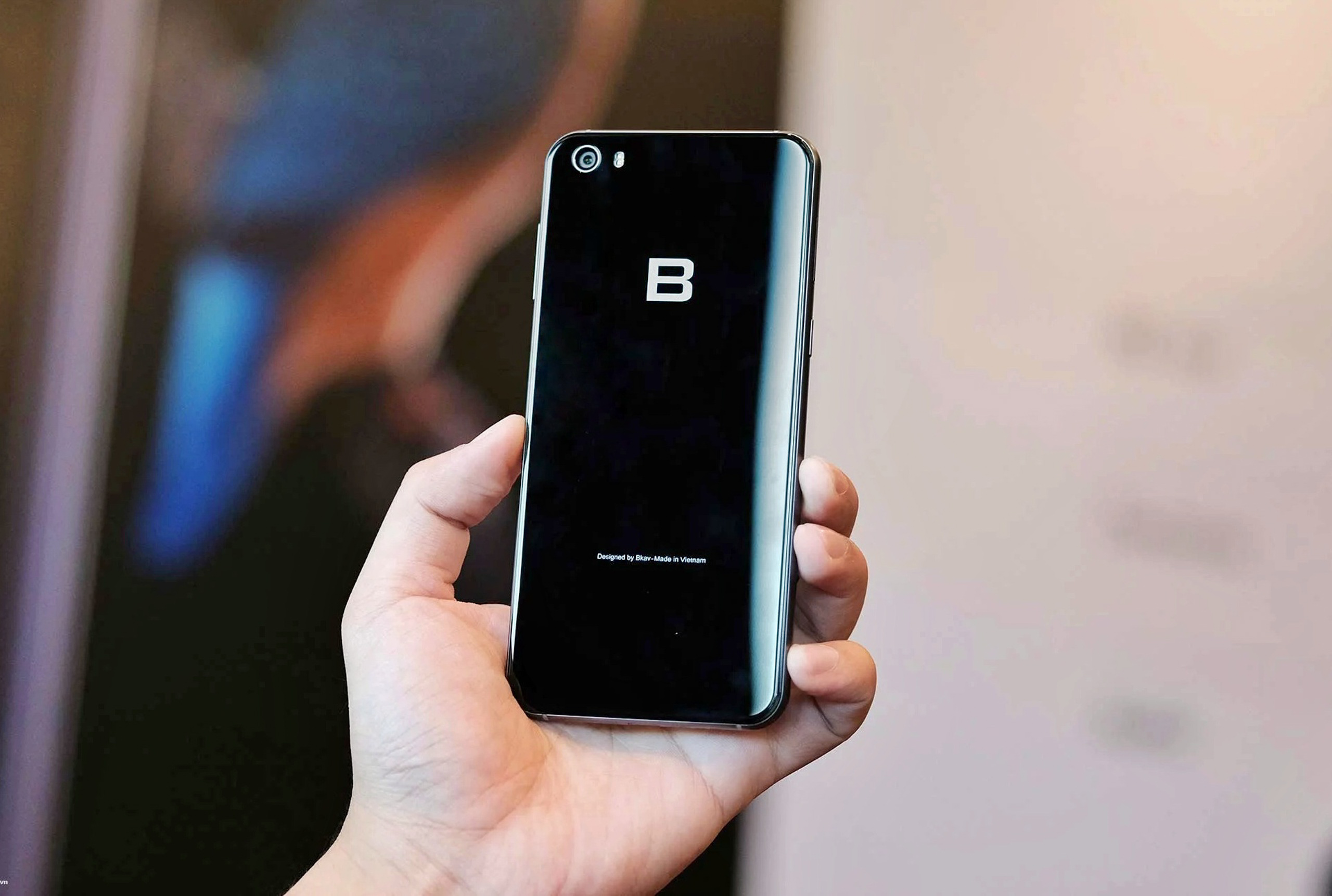 Lần đầu tiên Bphone 2017 được giảm giá bán sau gần một năm ra mắt