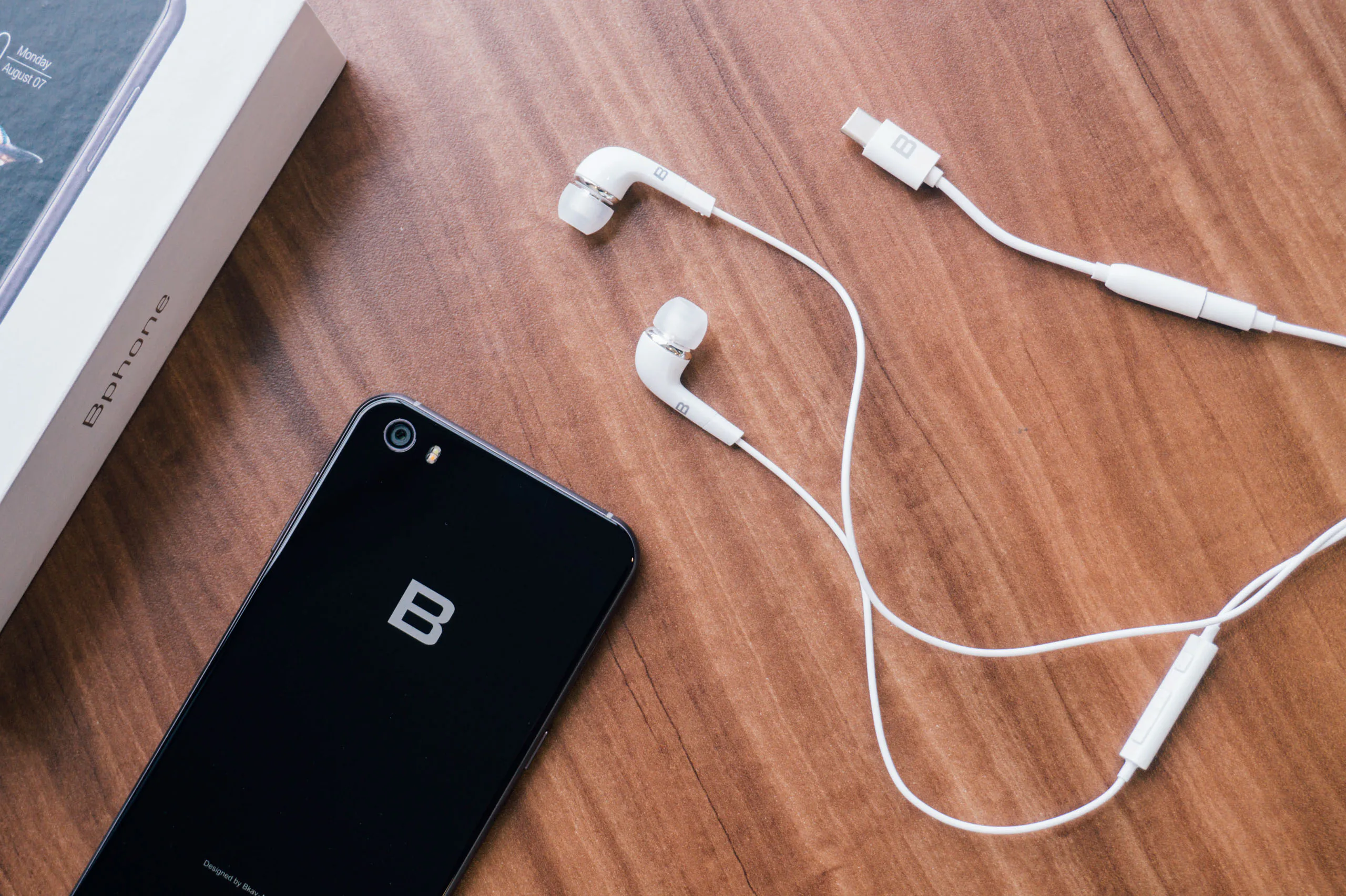 Lần đầu tiên Bphone 2017 được giảm giá bán sau gần một năm ra mắt