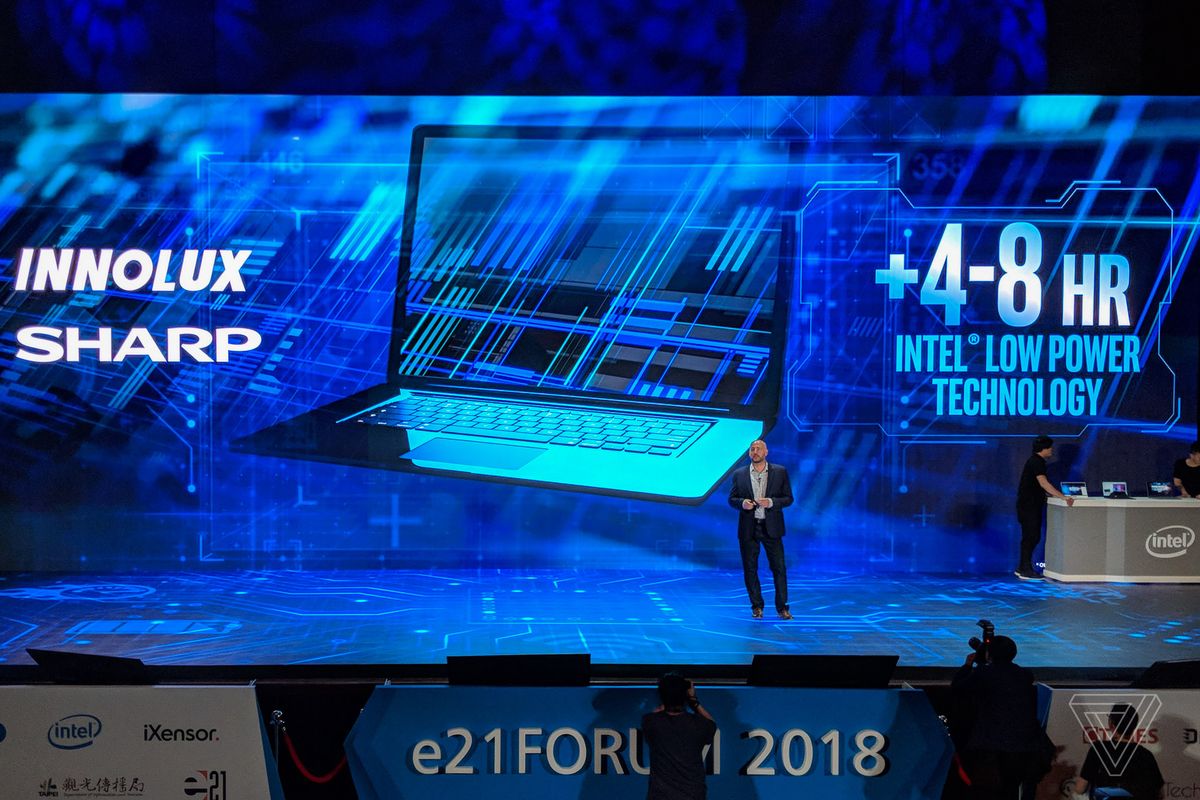 Intel tại sự kiện Computex 2018 - Intel bật mí chip khủng 28 nhân, 56 luồng