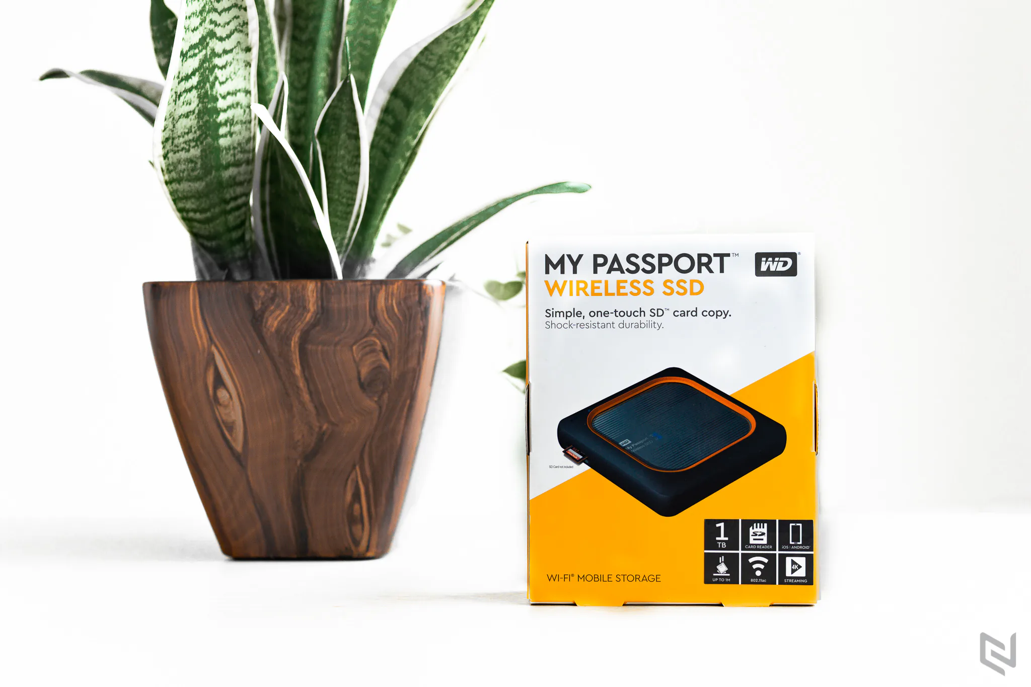 Trên tay ổ cứng di động có kết nối Wi-Fi ac WD My Passport Wireless SSD
