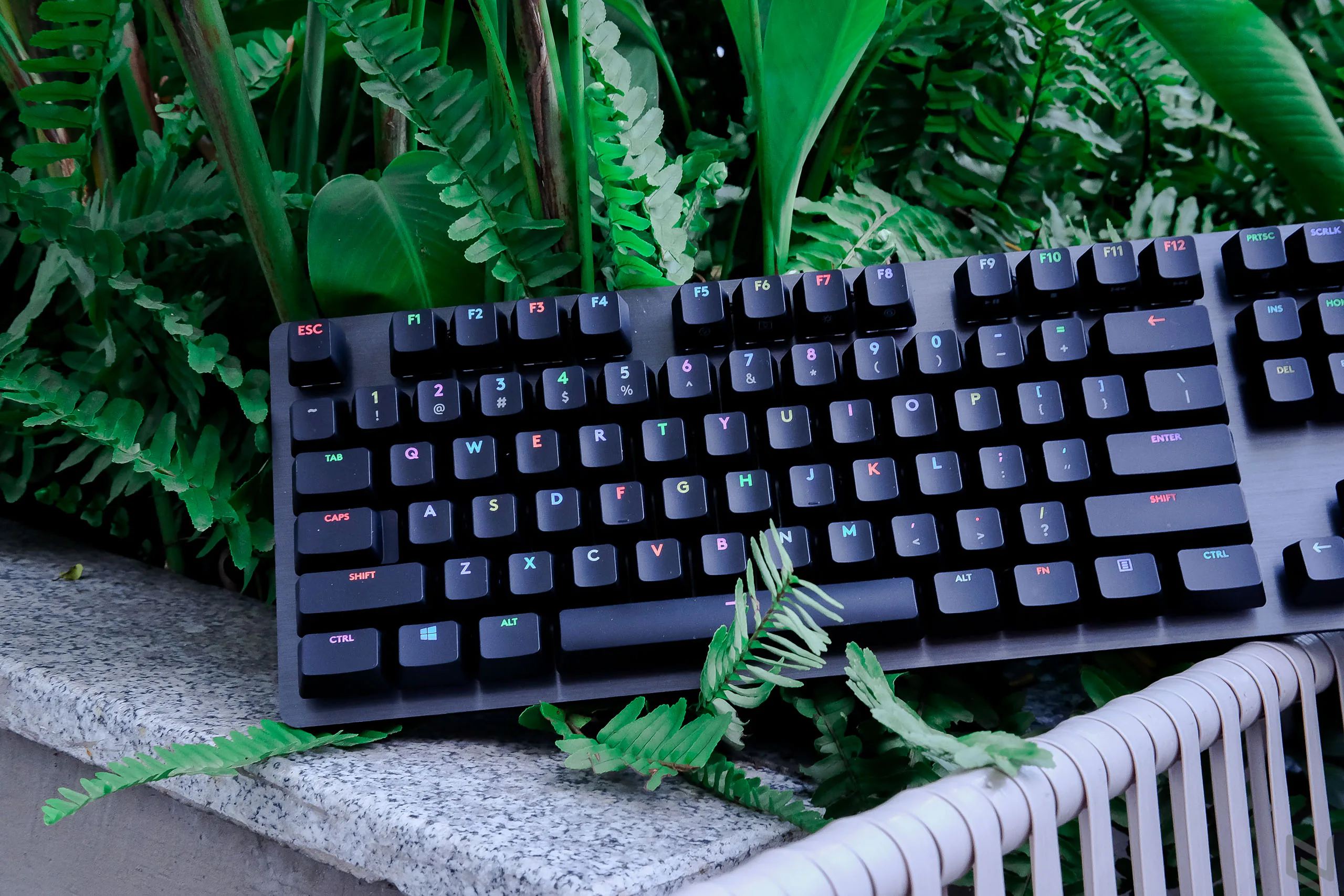 Yêu ngay từ cái nhìn đầu, đó chính là chiếc bàn phím cơ Logitech G512 Carbon GX-Blue