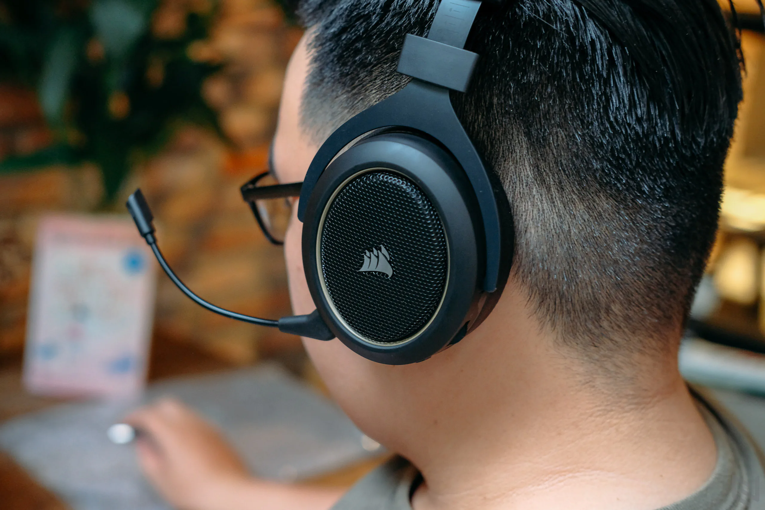 Tai nghe chơi game không dây Corsair HS70 SE - như giác quan thứ 6 cho các game thủ FPS