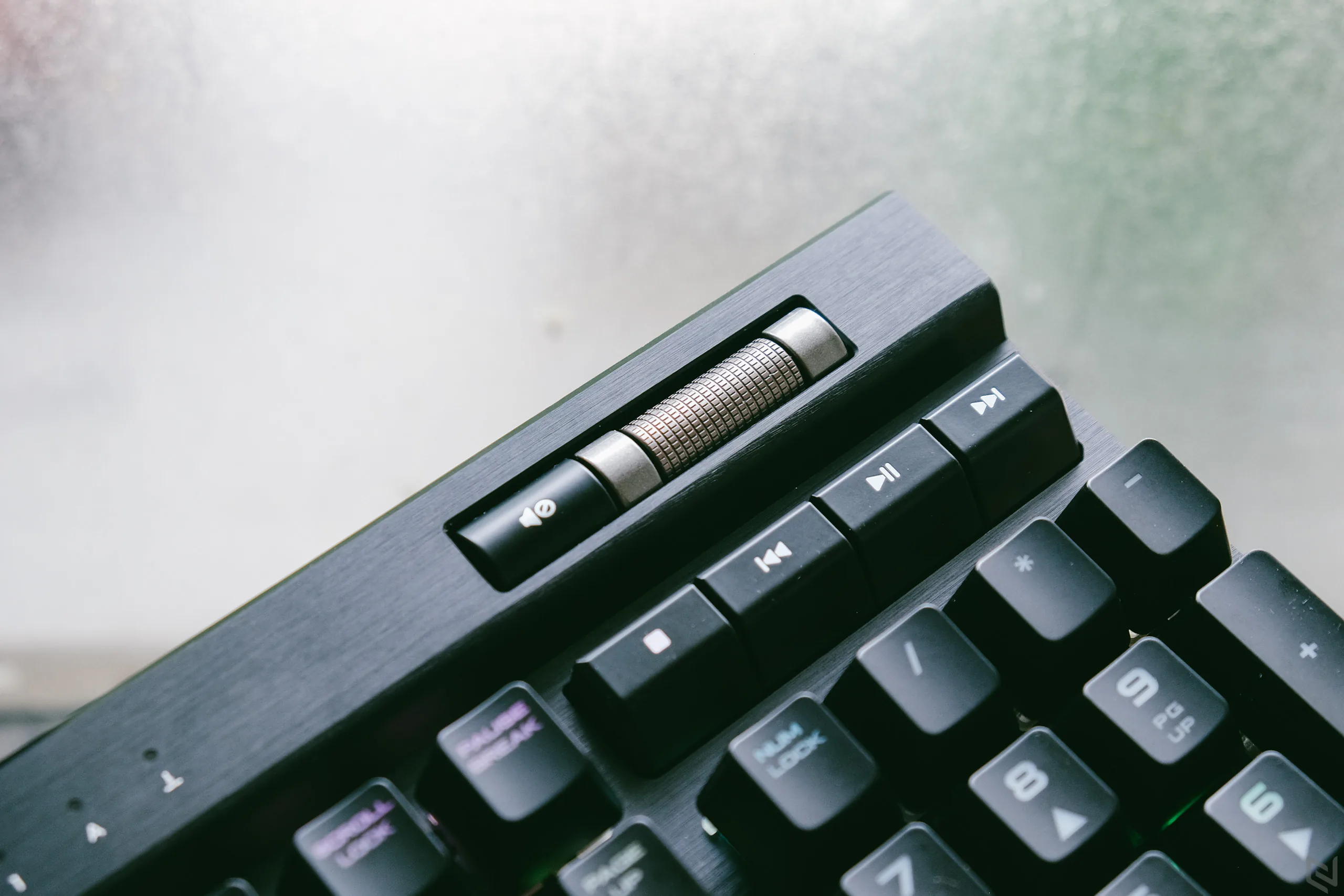 Bàn phím cơ Corsair K70 RGB MK.2 - Vẻ đẹp thật sự không đến từ hình thức bên ngoài