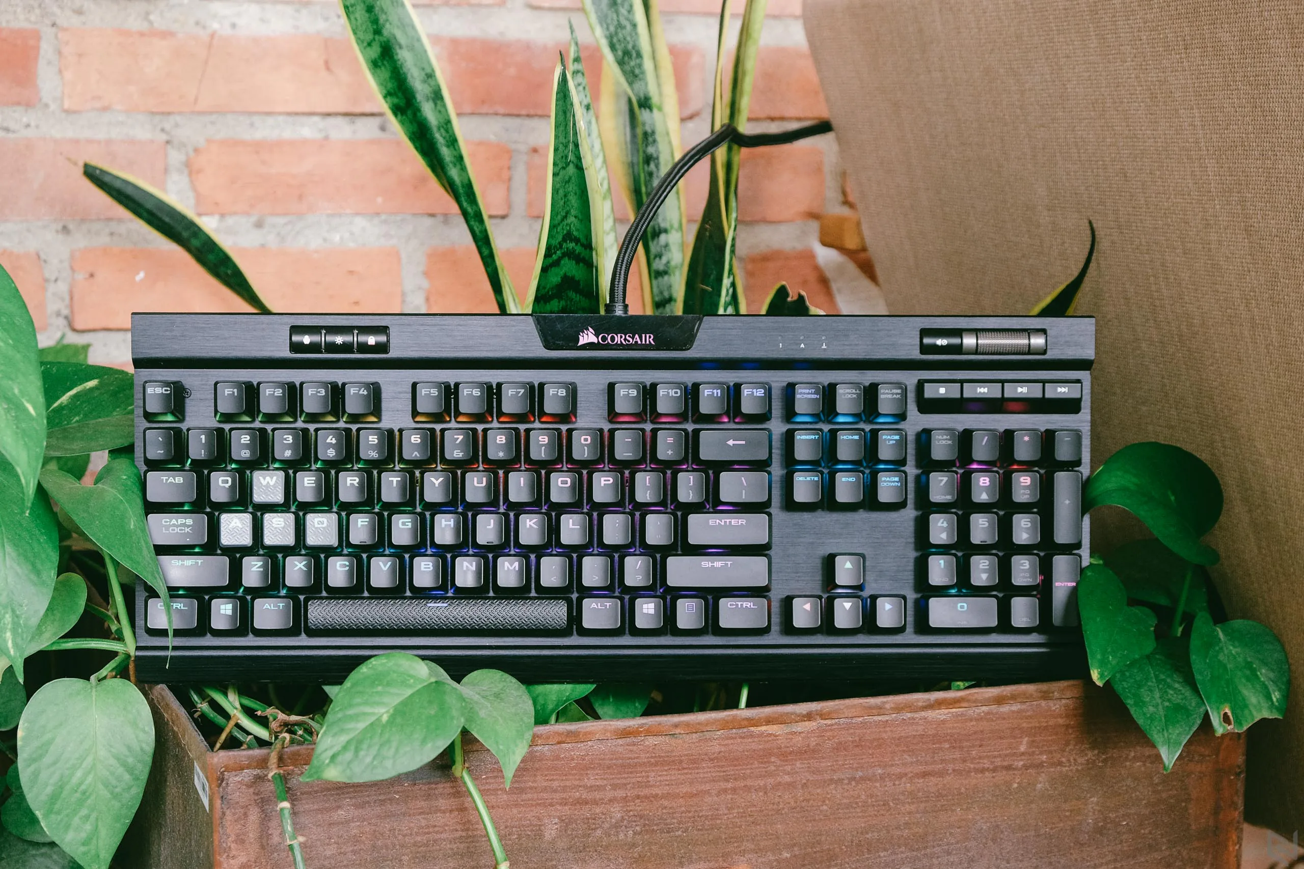 Bàn phím cơ Corsair K70 RGB MK.2 - Vẻ đẹp thật sự không đến từ hình thức bên ngoài