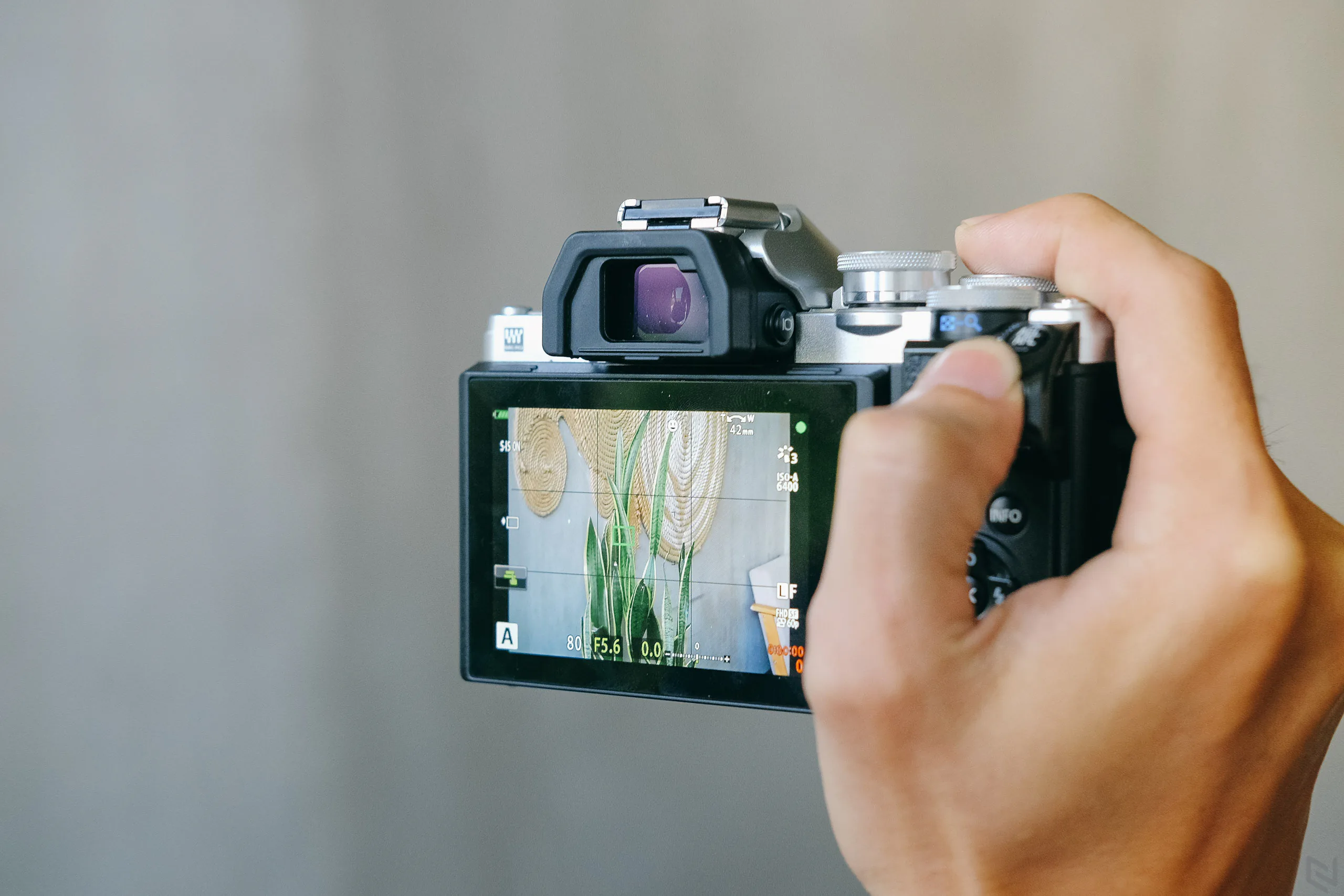 Olympus OMD E-M10 III - Bản nâng cấp đáng tiền so với người tiền nhiệm
