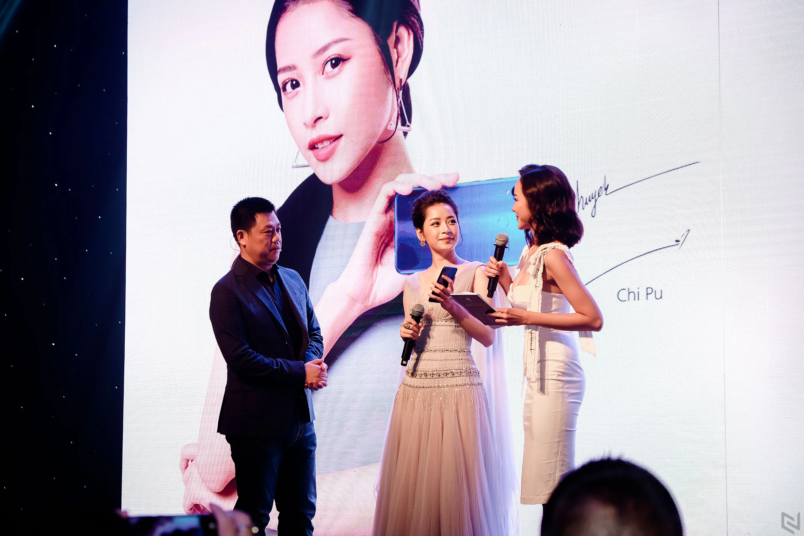 Huawei Nova 3i và Nova 3 với 4 camera AI chính thức ra mắt, giá từ 6.990.000 đồng