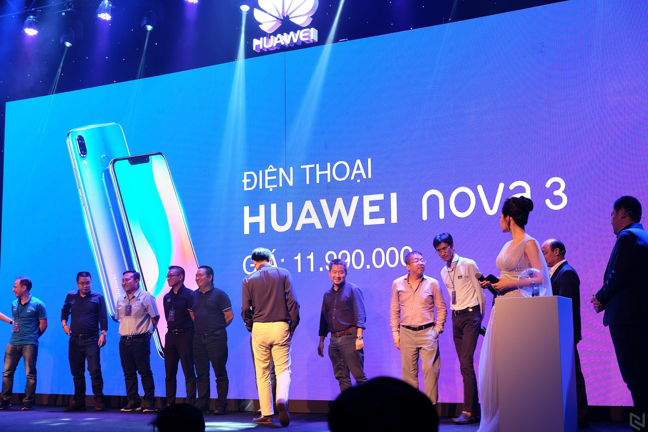 Huawei Nova 3i và Nova 3 với 4 camera AI chính thức ra mắt, giá từ 6.990.000 đồng