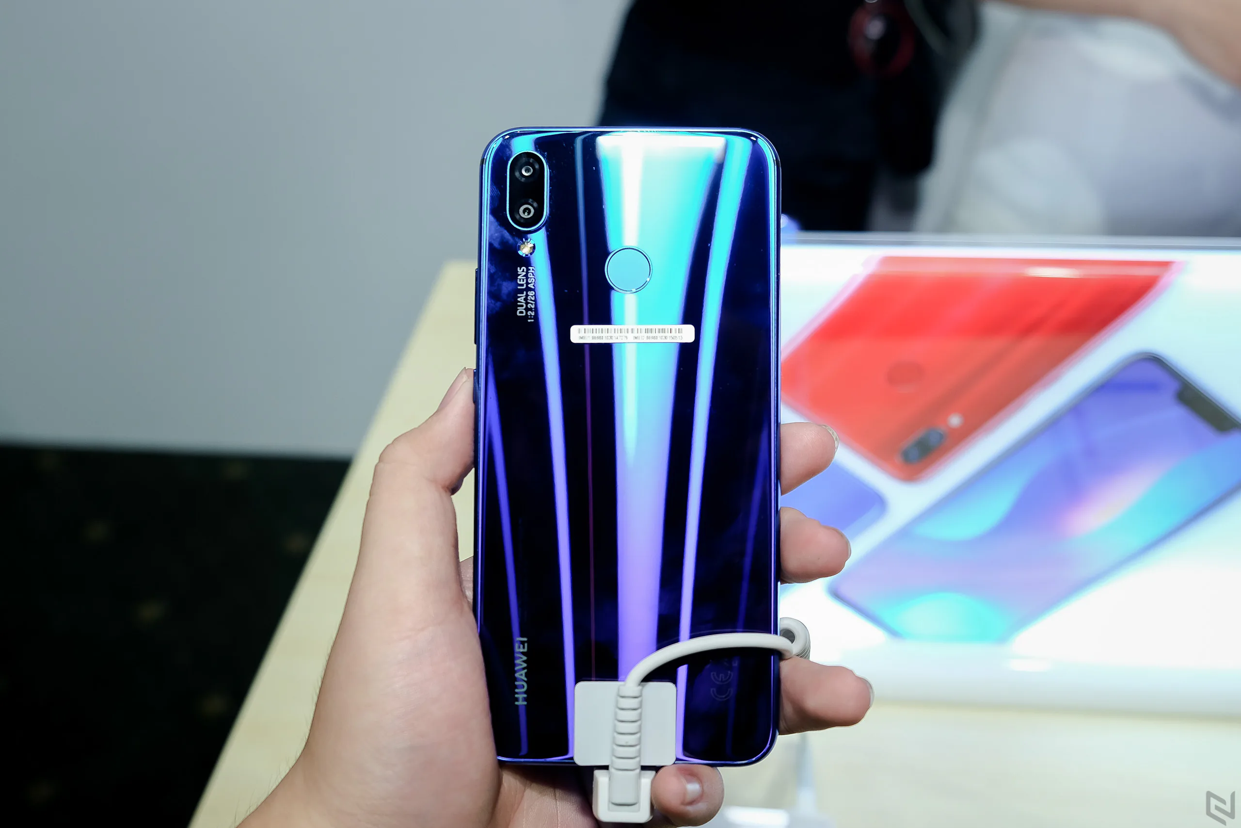 Huawei Nova 3i và Nova 3 với 4 camera AI chính thức ra mắt, giá từ 6.990.000 đồng