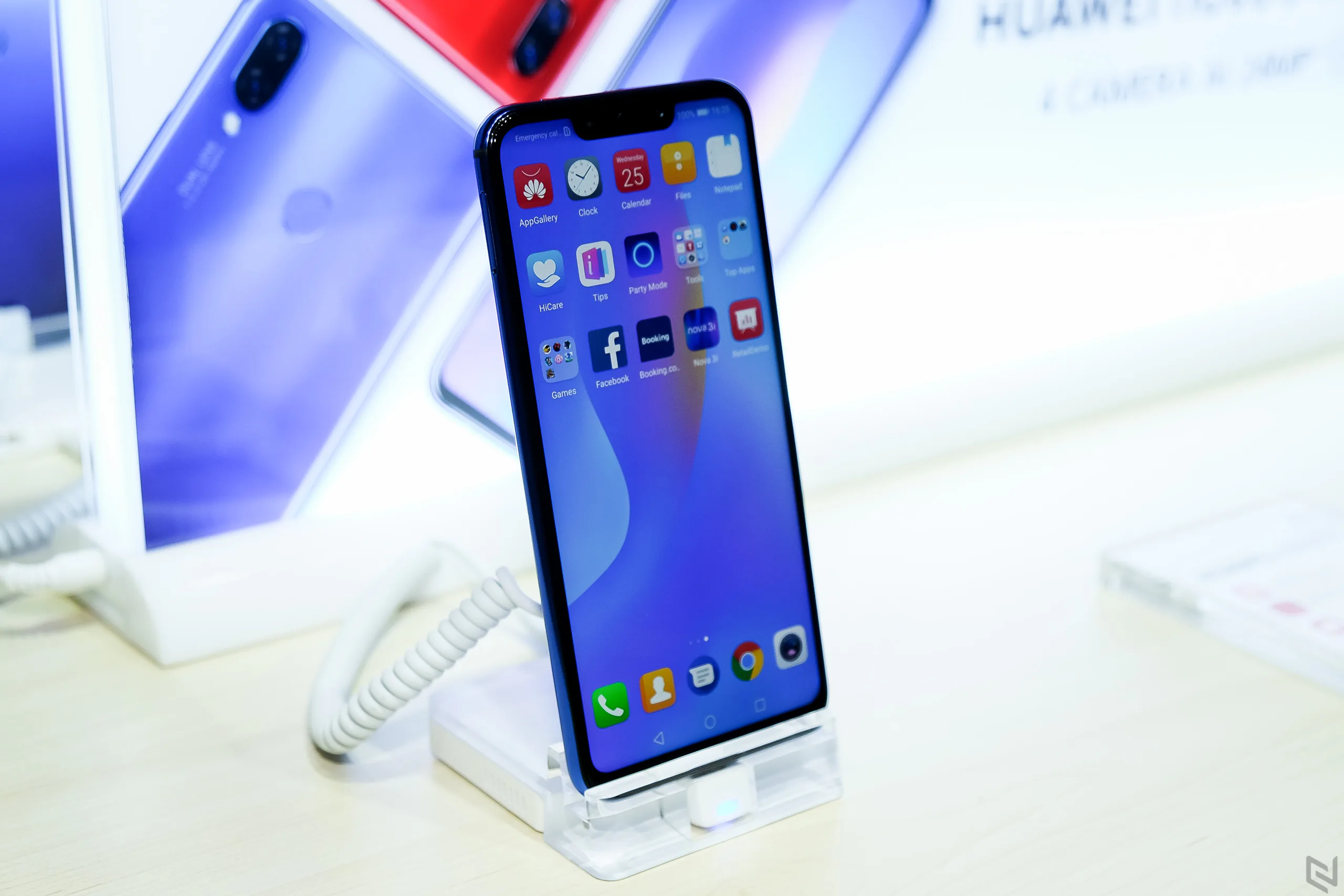 Huawei Nova 3i và Nova 3 với 4 camera AI chính thức ra mắt, giá từ 6.990.000 đồng