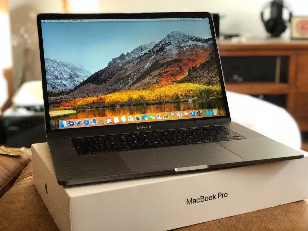 Đây là những mẫu laptop mỏng, nhẹ và tốt nhất trong năm 2018