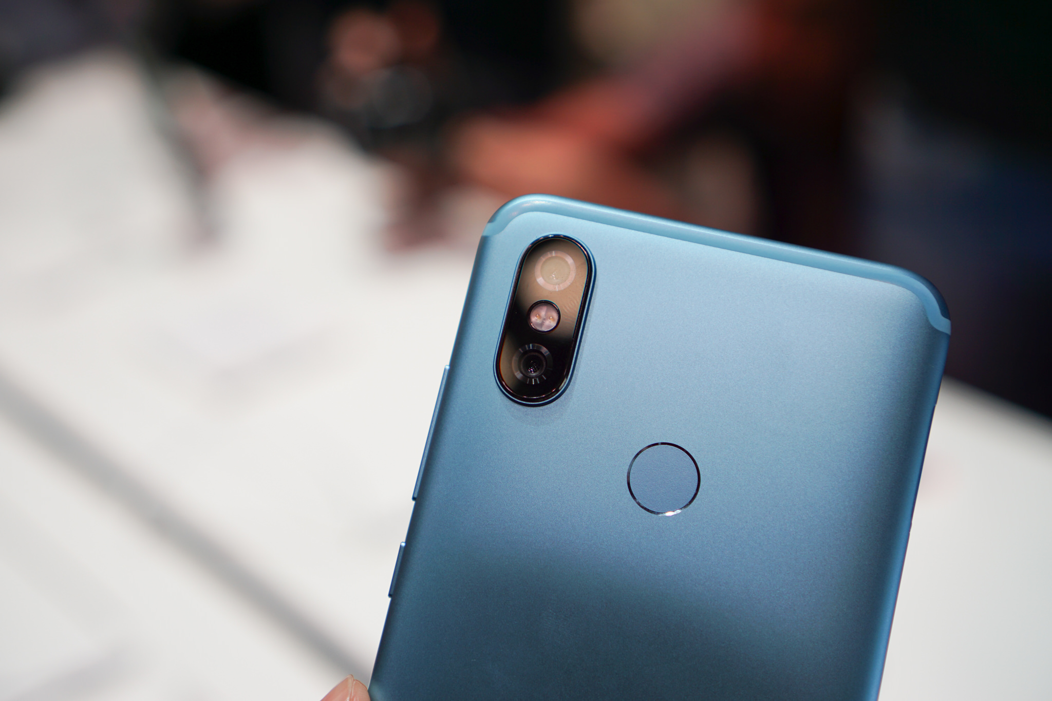 Xiaomi ra mắt hai mẫu smartphone Android One thế hệ mới Mi A2 và Mi A2 Lite