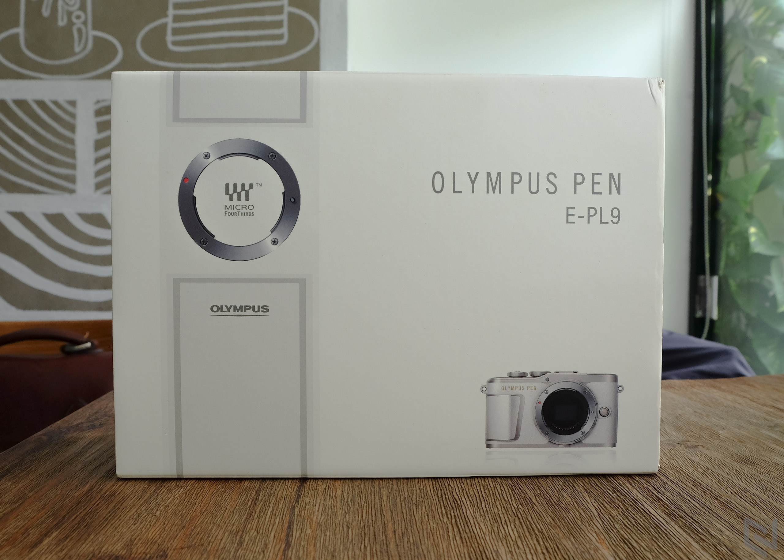 Trên tay Olympus Pen E-PL9: Hoài cổ xen lẫn hiện đại, nhiều nâng cấp đáng giá