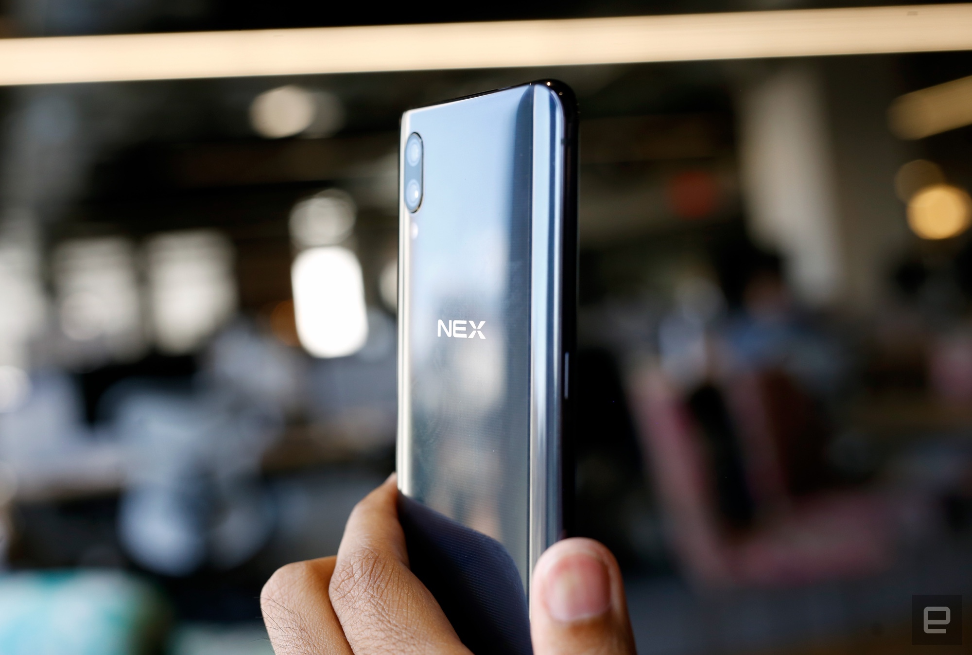 Vivo NEX S là một chiếc smartphone đầy hấp dẫn nhưng không thực sự tuyệt vời
