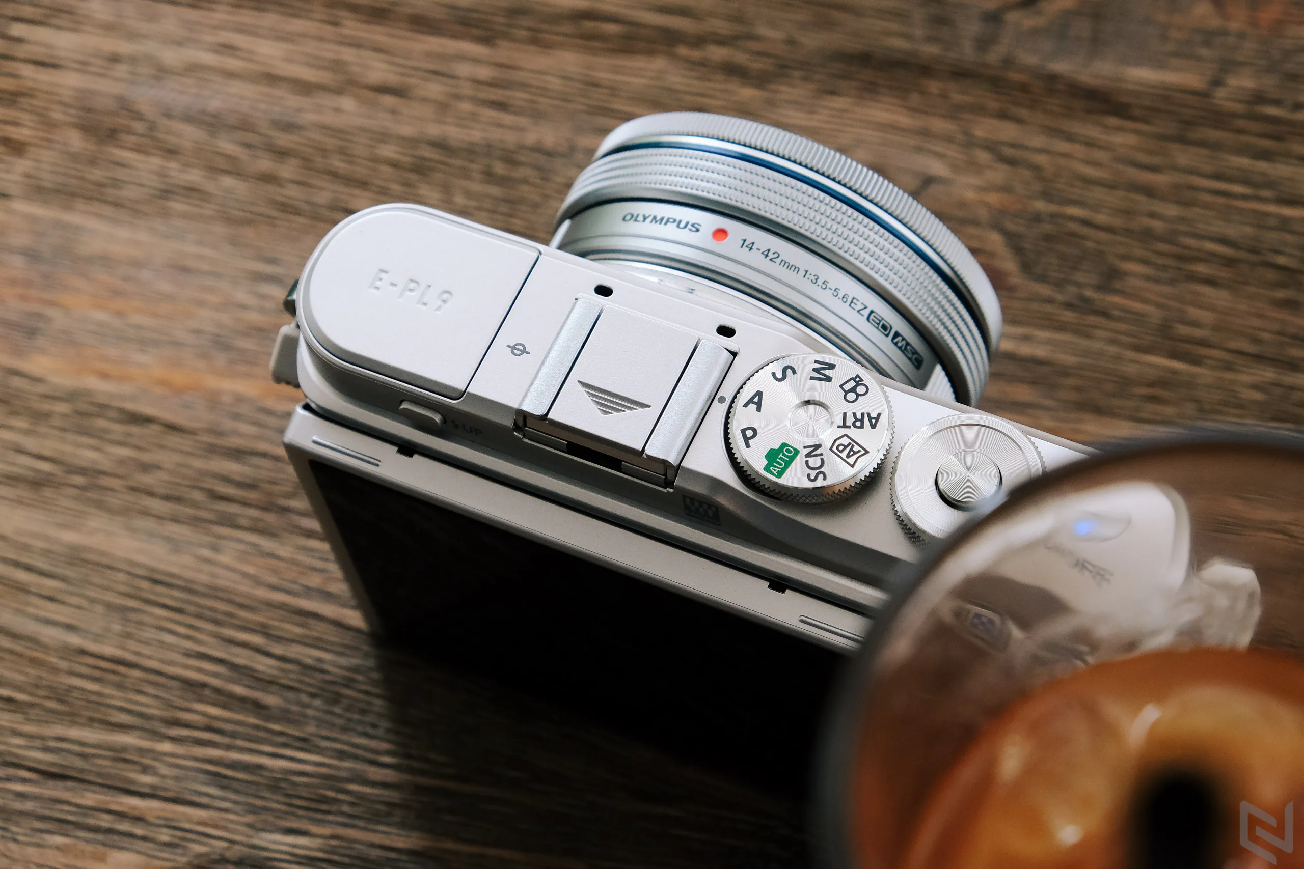 Trên tay Olympus Pen E-PL9: Hoài cổ xen lẫn hiện đại, nhiều nâng cấp đáng giá