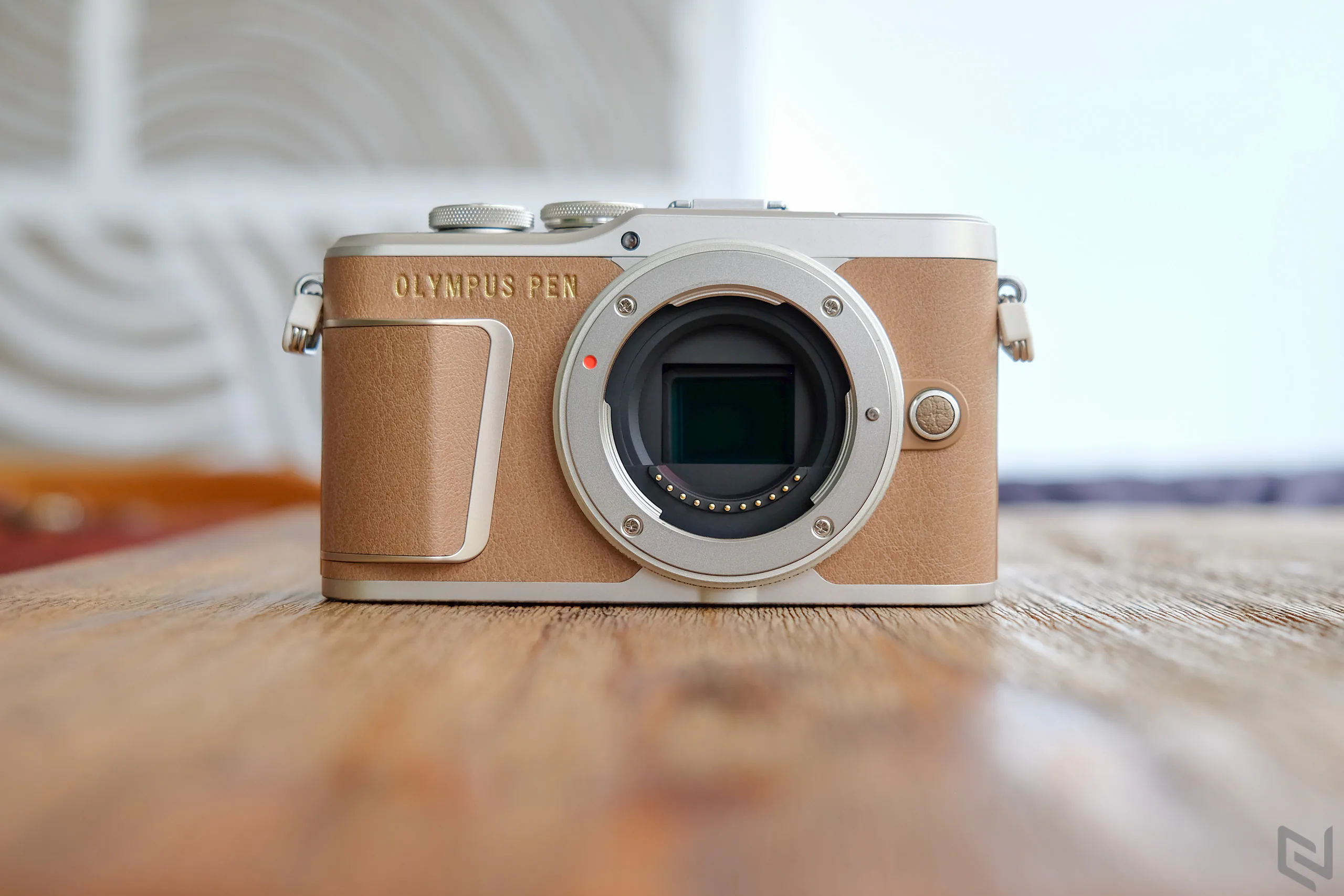Trên tay Olympus Pen E-PL9: Hoài cổ xen lẫn hiện đại, nhiều nâng cấp đáng giá
