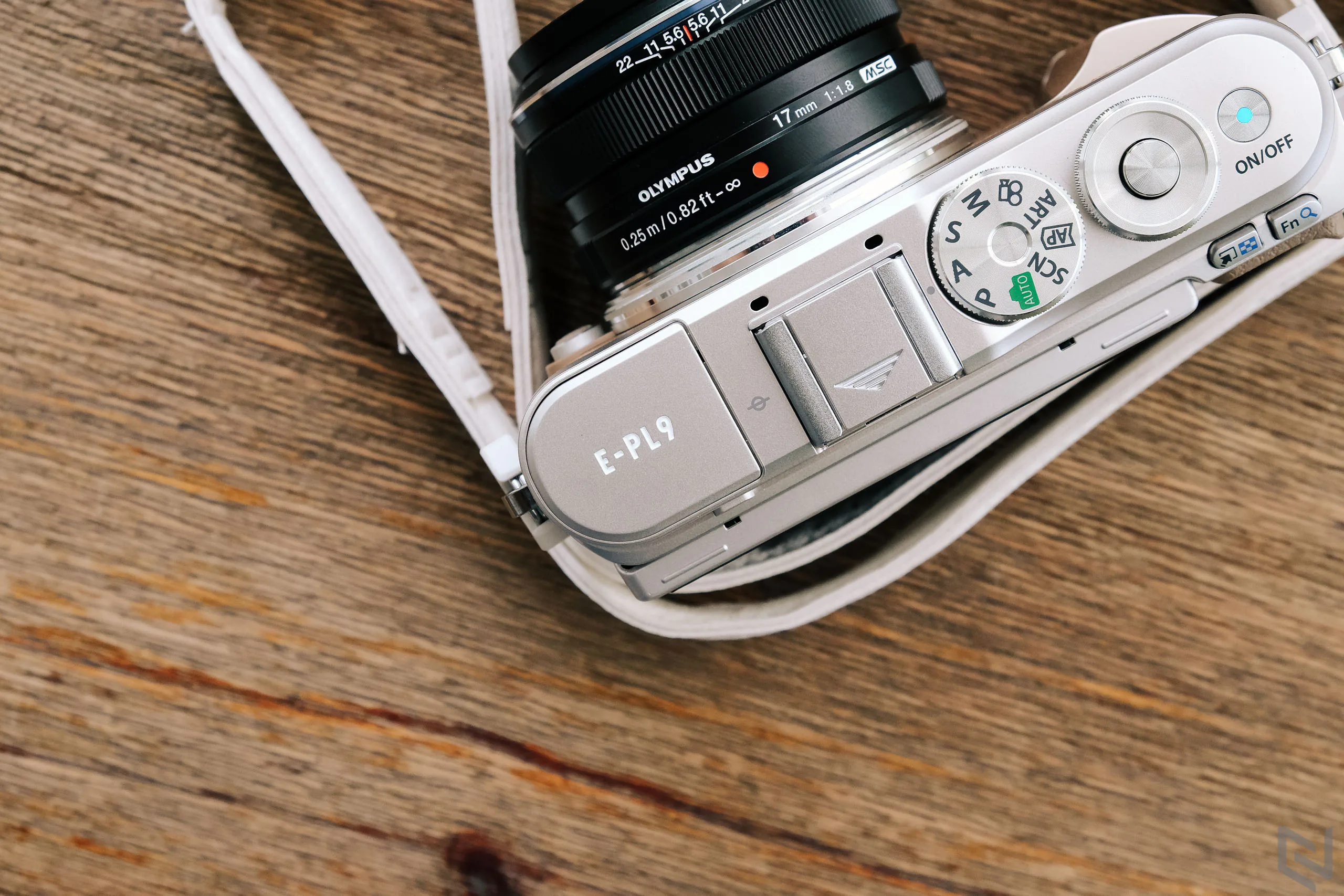 Trên tay Olympus Pen E-PL9: Hoài cổ xen lẫn hiện đại, nhiều nâng cấp đáng giá
