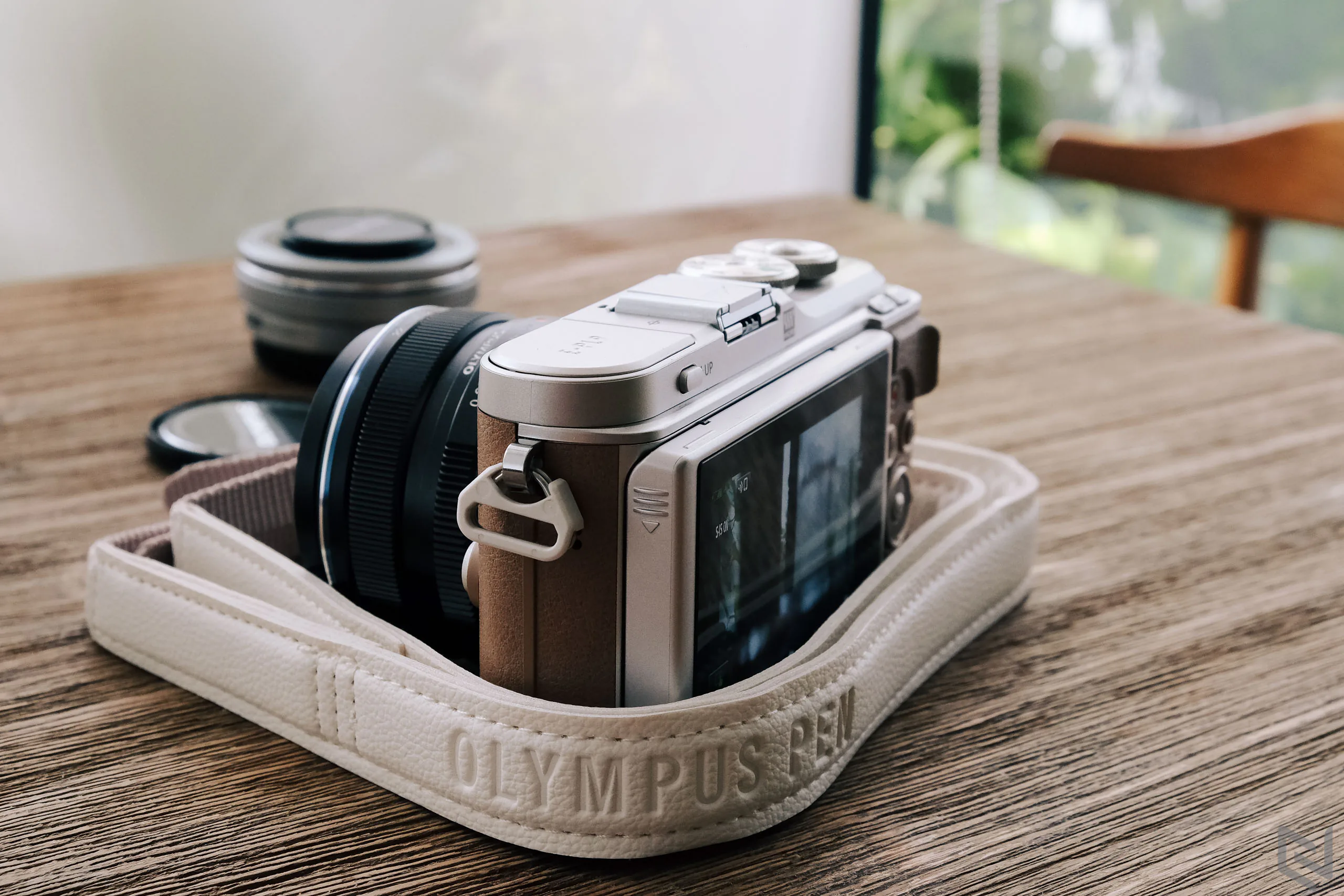 Trên tay Olympus Pen E-PL9: Hoài cổ xen lẫn hiện đại, nhiều nâng cấp đáng giá