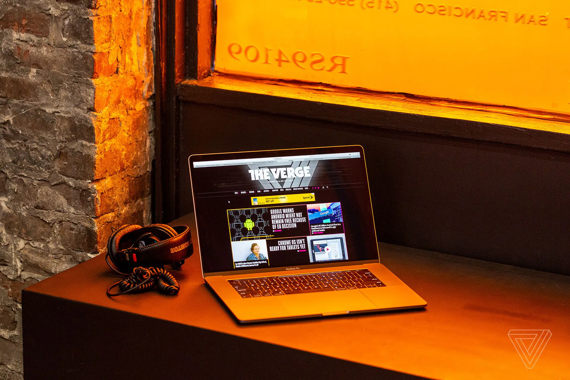 Đánh giá MacBook Pro 2018 - Không bàn sâu về điểm số, cấu hình mà hãy nói về 'sự tin tưởng'