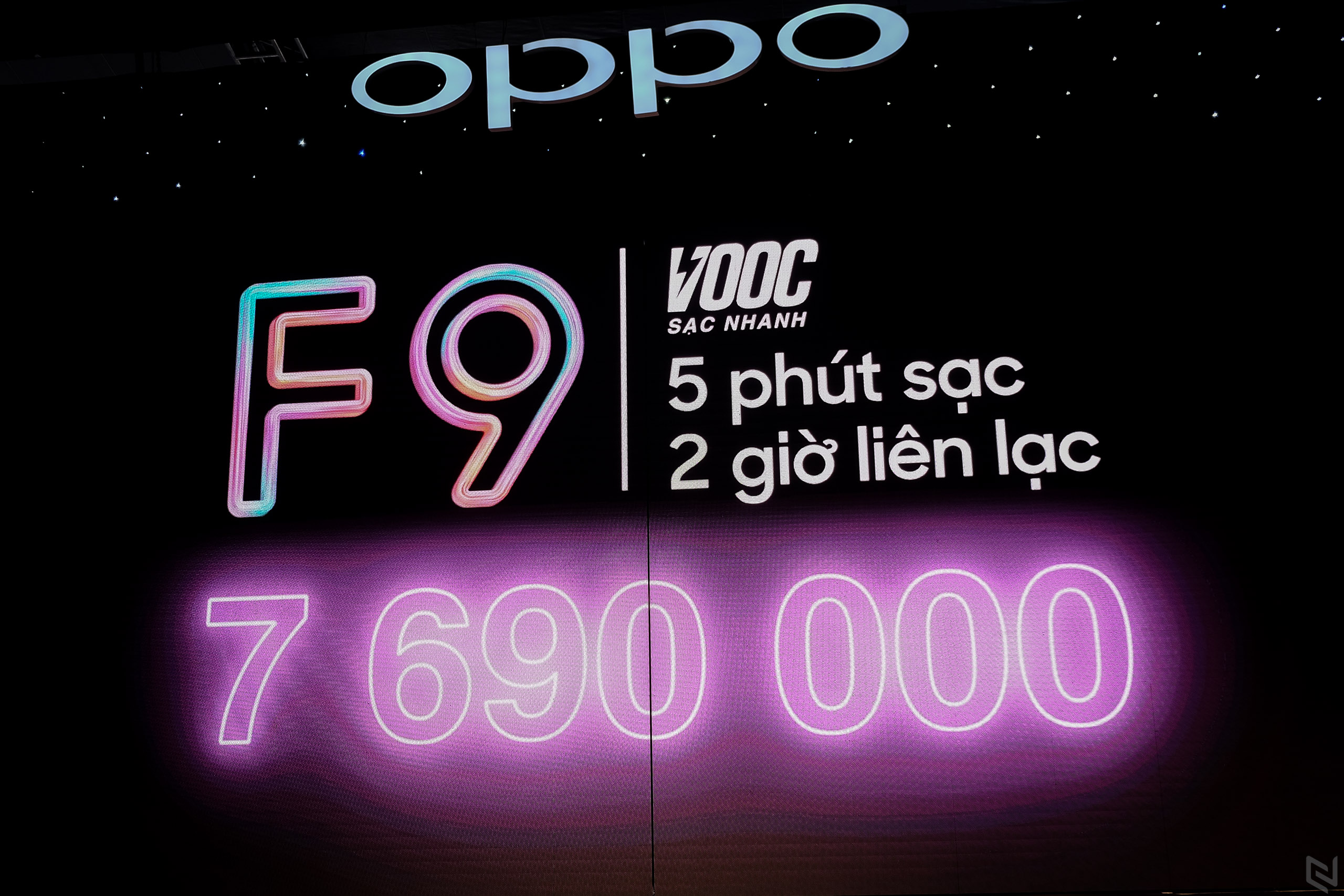 OPPO F9 ra mắt, siêu tốc độ cùng sạc nhanh VOOC, giá 7.690.000đ