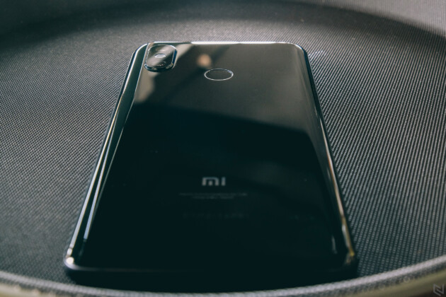 Đánh giá Xiaomi Mi 8: Thiết kế cao cấp, sở hữu tai thỏ xịn