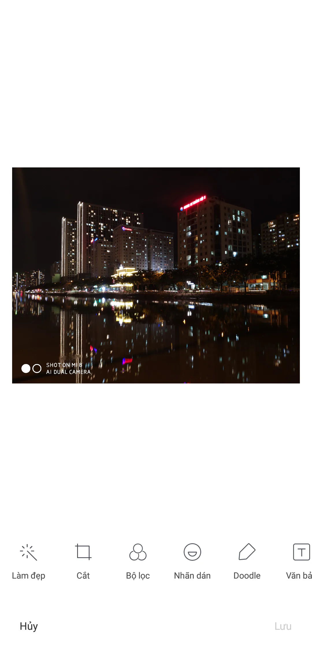 Đánh giá Xiaomi Mi 8: Thiết kế cao cấp, sở hữu tai thỏ xịn