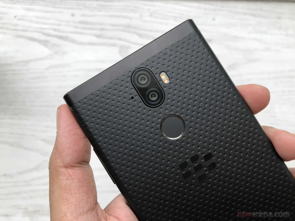 BlackBerry Evolve và Evolve X chính thức, màn hình 18:9, camera kép, pin 4000 mAh