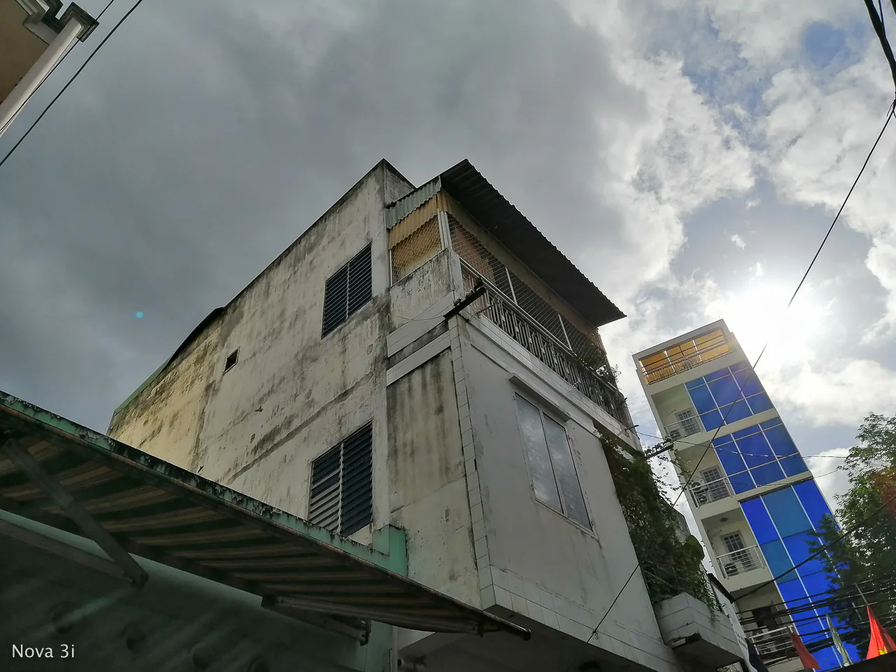 So sánh camera Samsung Galaxy J8 và Huawei Nova 3i