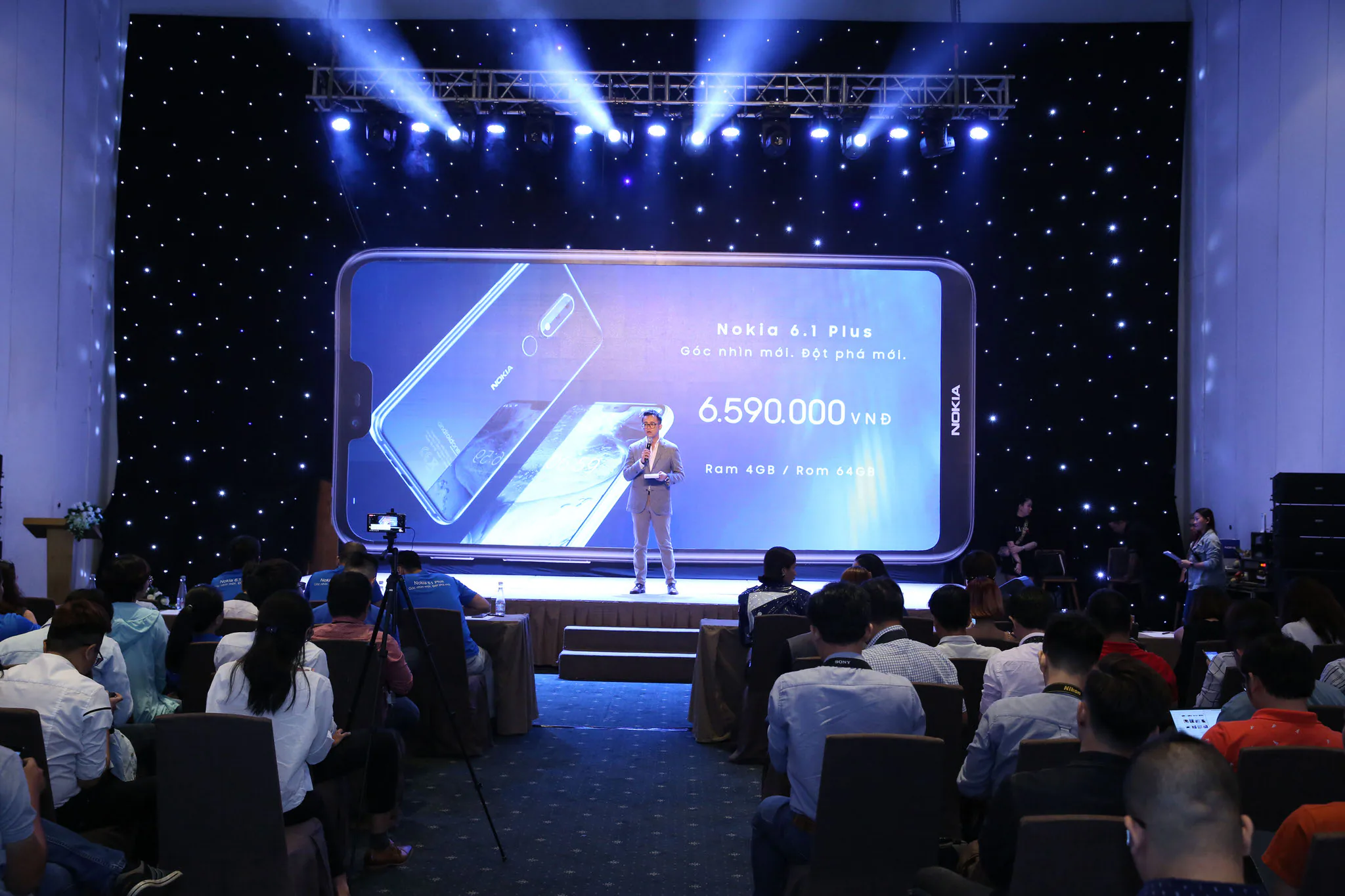 Nokia 6.1 Plus chính thức ra mắt tại thị trường Việt Nam, chạy Android One, giá 6.5 triệu
