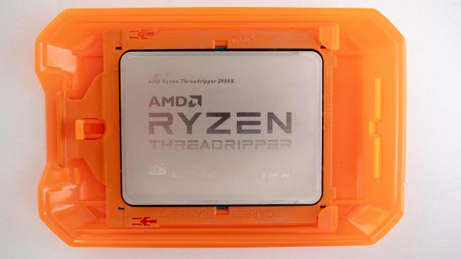 AMD Ryzen Threadripper 2990WX, mạnh hơn bạn mong đợi