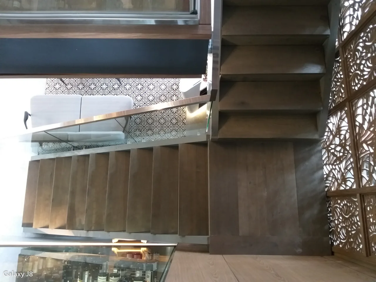So sánh camera Samsung Galaxy J8 và Huawei Nova 3i