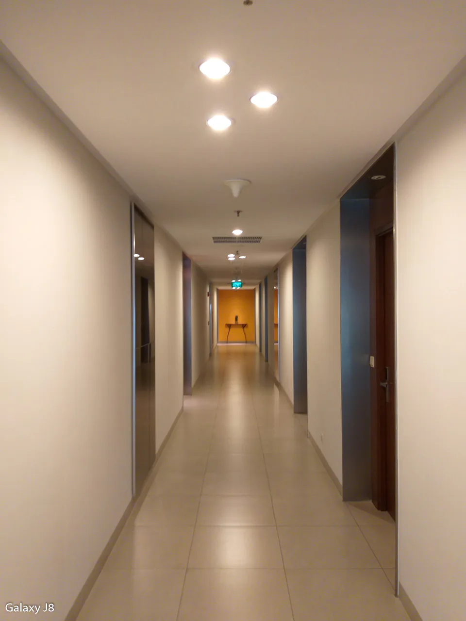 So sánh camera Samsung Galaxy J8 và Huawei Nova 3i