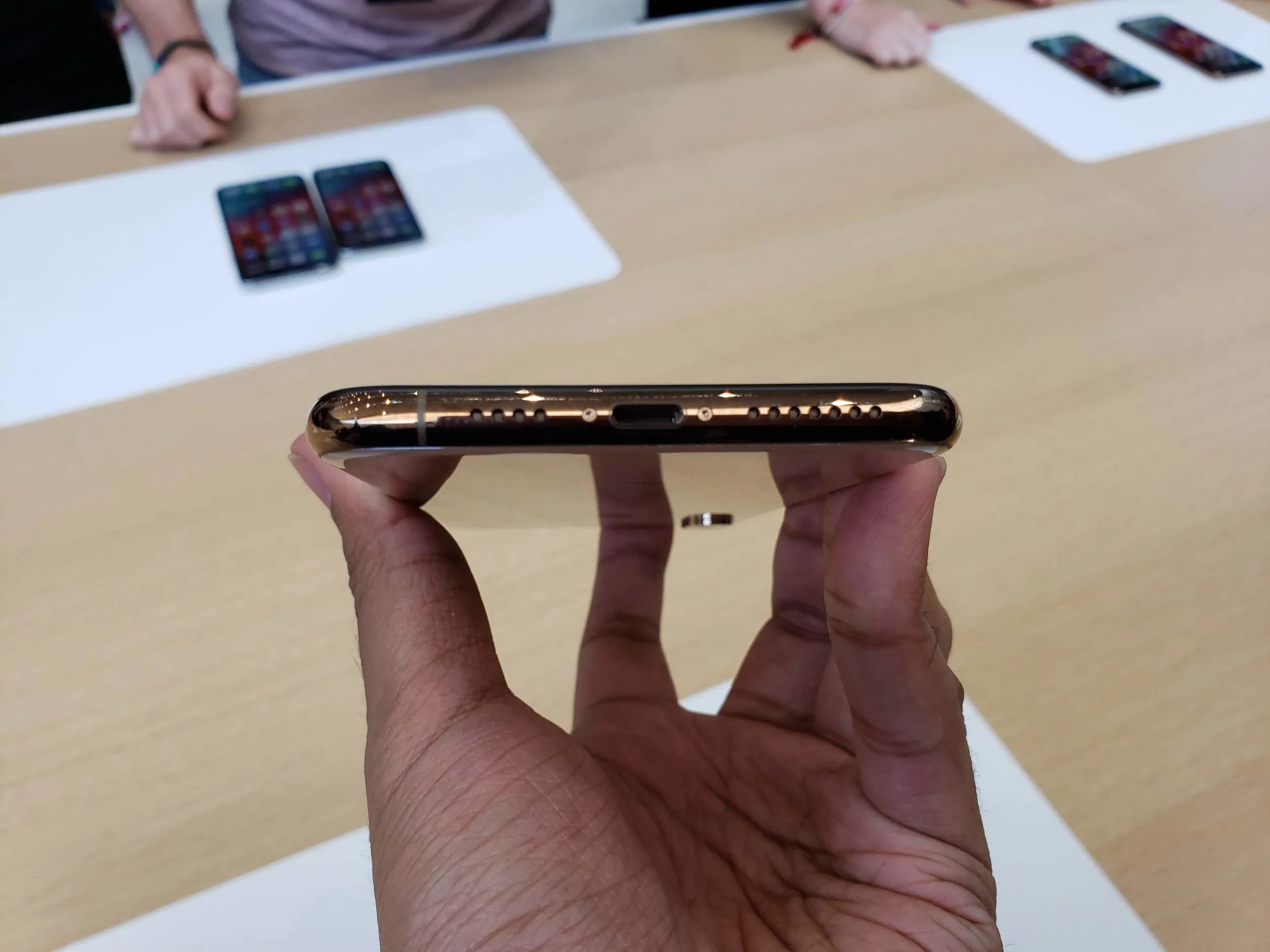 iPhone XS và iPhone XS Max màn hình 6.5 inch chính thức ra mắt
