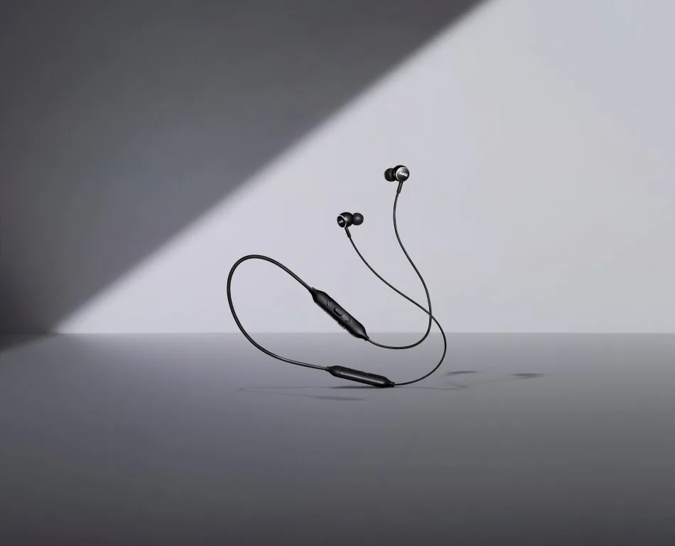 Samsung công bố ba mẫu tai nghe không dây AKG mới