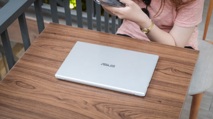 Trên tay Asus Vivobook S13 S330: Thiết kế chuẩn hiện đại, siêu gọn nhẹ cho các bạn nữ