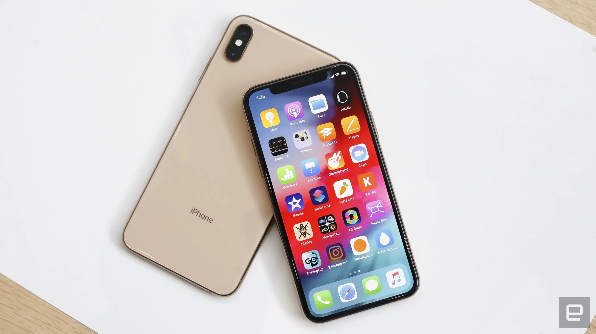 eSIM trên iPhone Xs, Xs Max hoạt động như thế nào, có sử dụng được tại Việt Nam không?