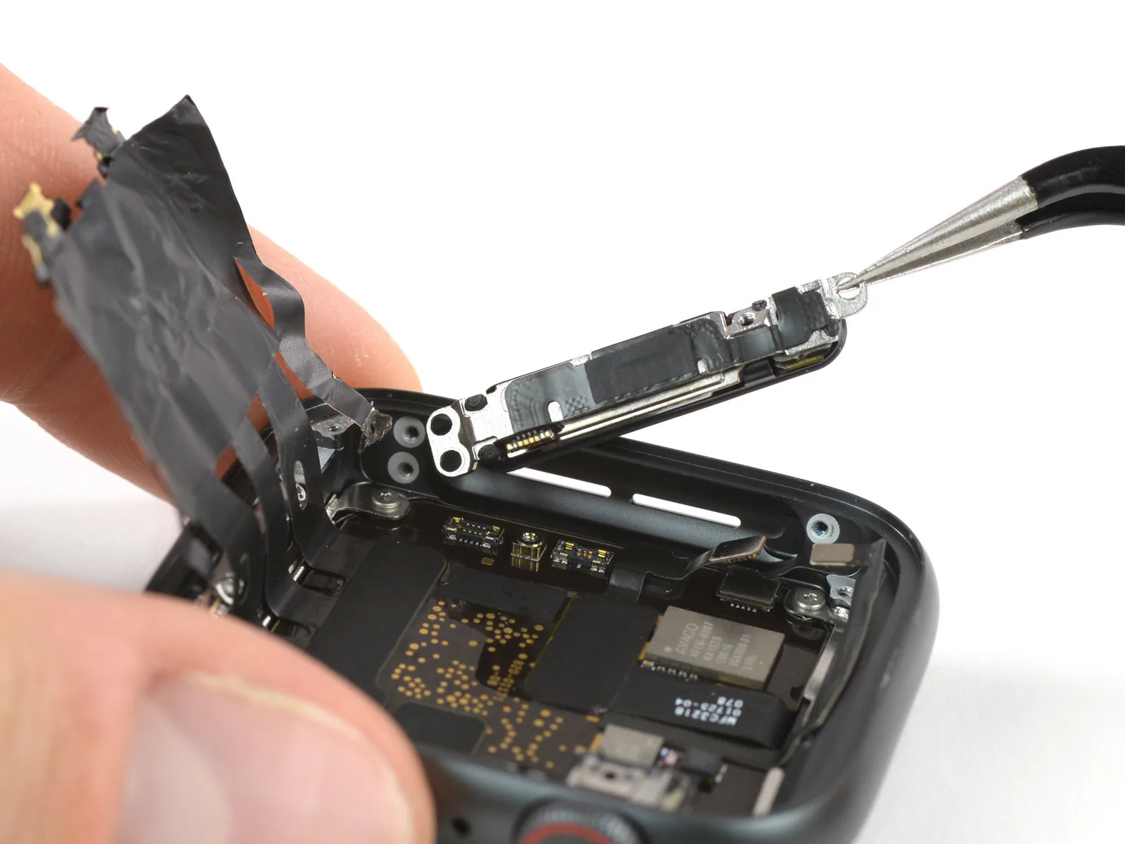 Bên trong Apple Watch Series 4: Gọn gàng, có thể sửa được 6/10