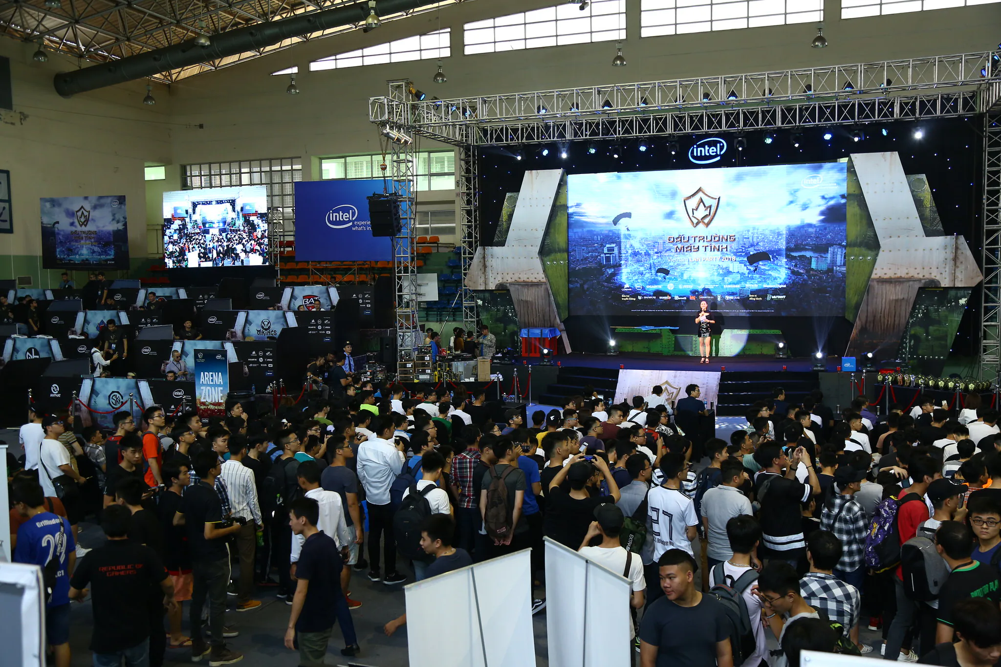 Nhìn lại Đấu Trường Máy Tính mùa 4 - Vietnam LAN Party vừa qua