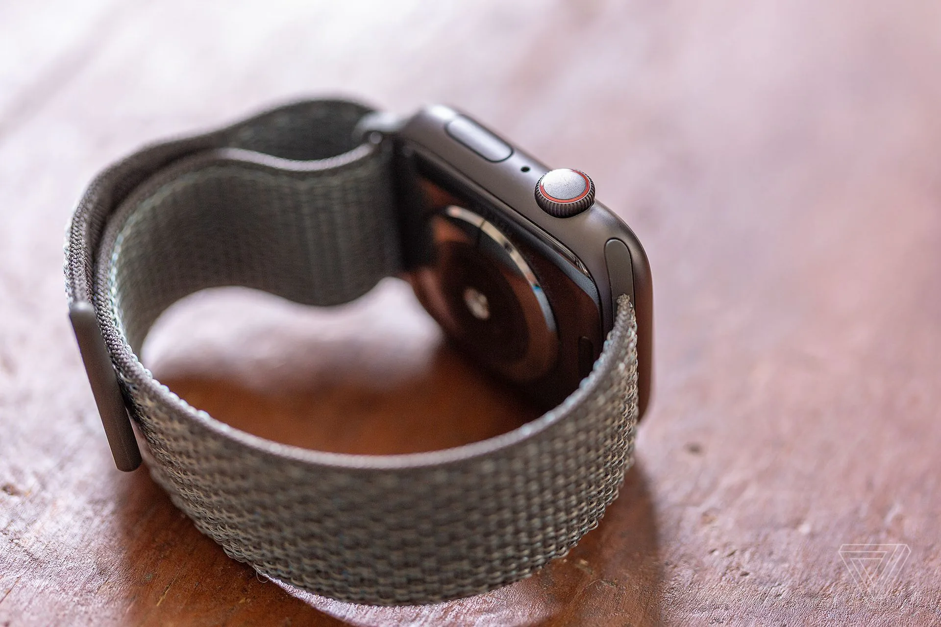 Đánh giá Apple Watch Series 4: Đã đỉnh nay còn đỉnh hơn