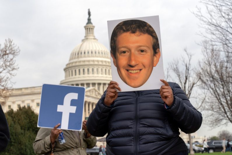 Facebook đã xoá hơn 800 trang và tài khoản chuyên tung tin giả tại Mỹ