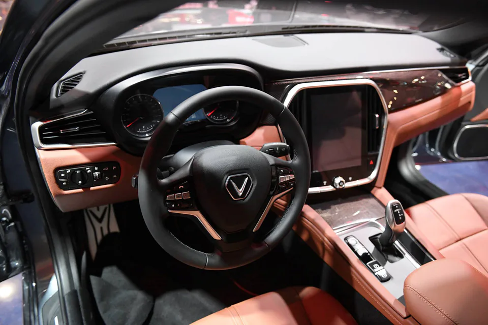 Ảnh thực tế xe VinFast vừa ra mắt ở Paris Motor Show