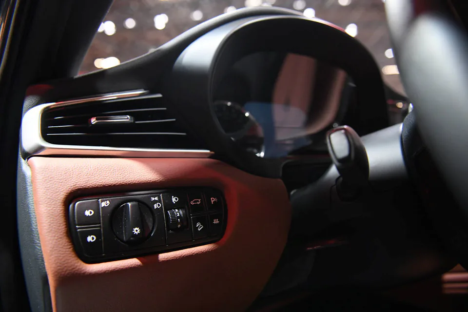 Ảnh thực tế xe VinFast vừa ra mắt ở Paris Motor Show