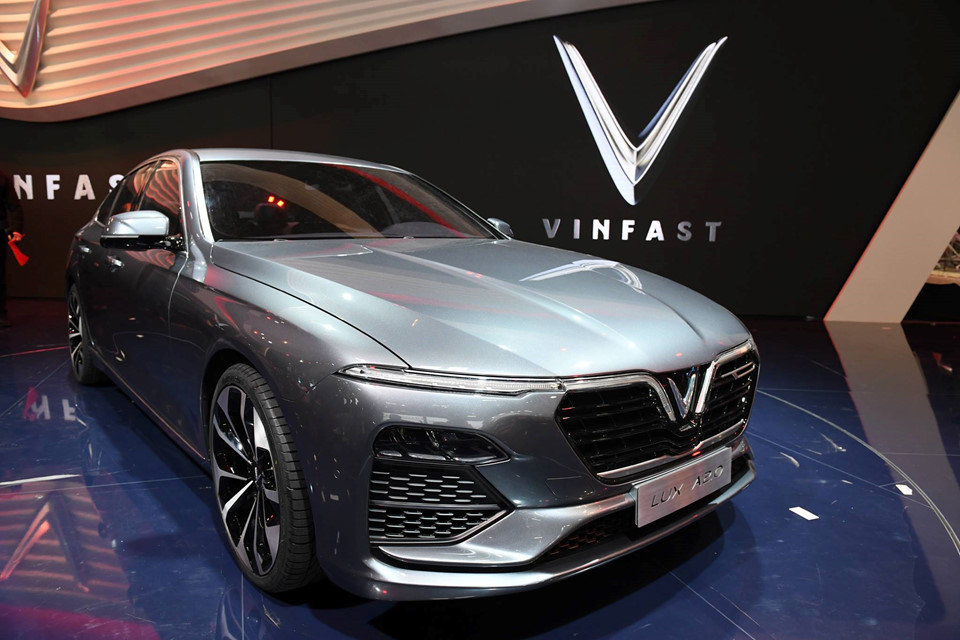 Ảnh thực tế xe VinFast vừa ra mắt ở Paris Motor Show