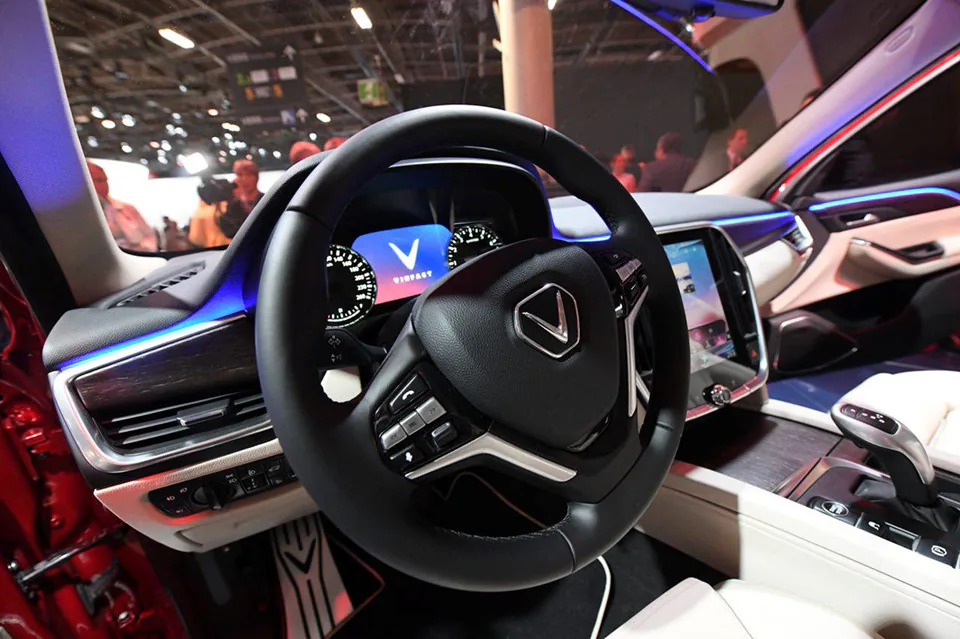 Ảnh thực tế xe VinFast vừa ra mắt ở Paris Motor Show