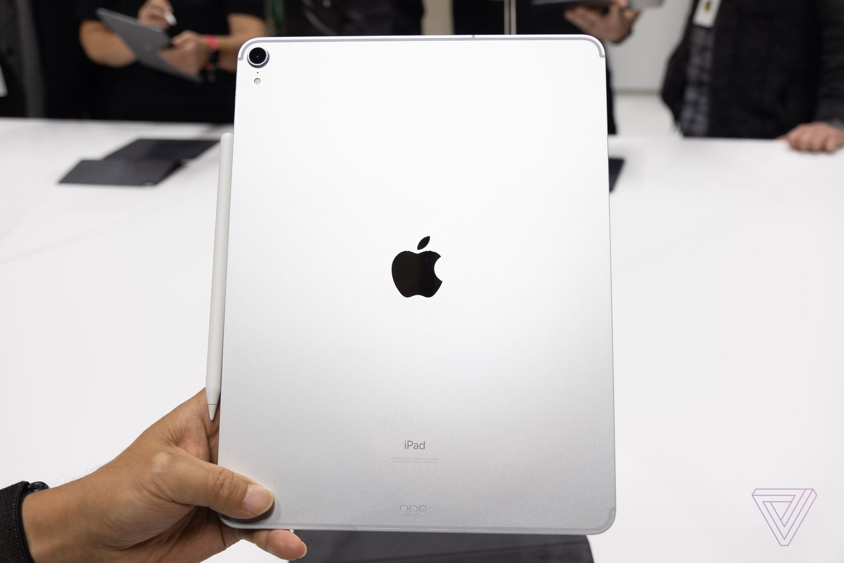 Trên tay iPad Pro 2018: chiếc iPad mạnh đến mức đe doạ thị phần máy tính và bạn chẳng có gì để tiếc khi mua