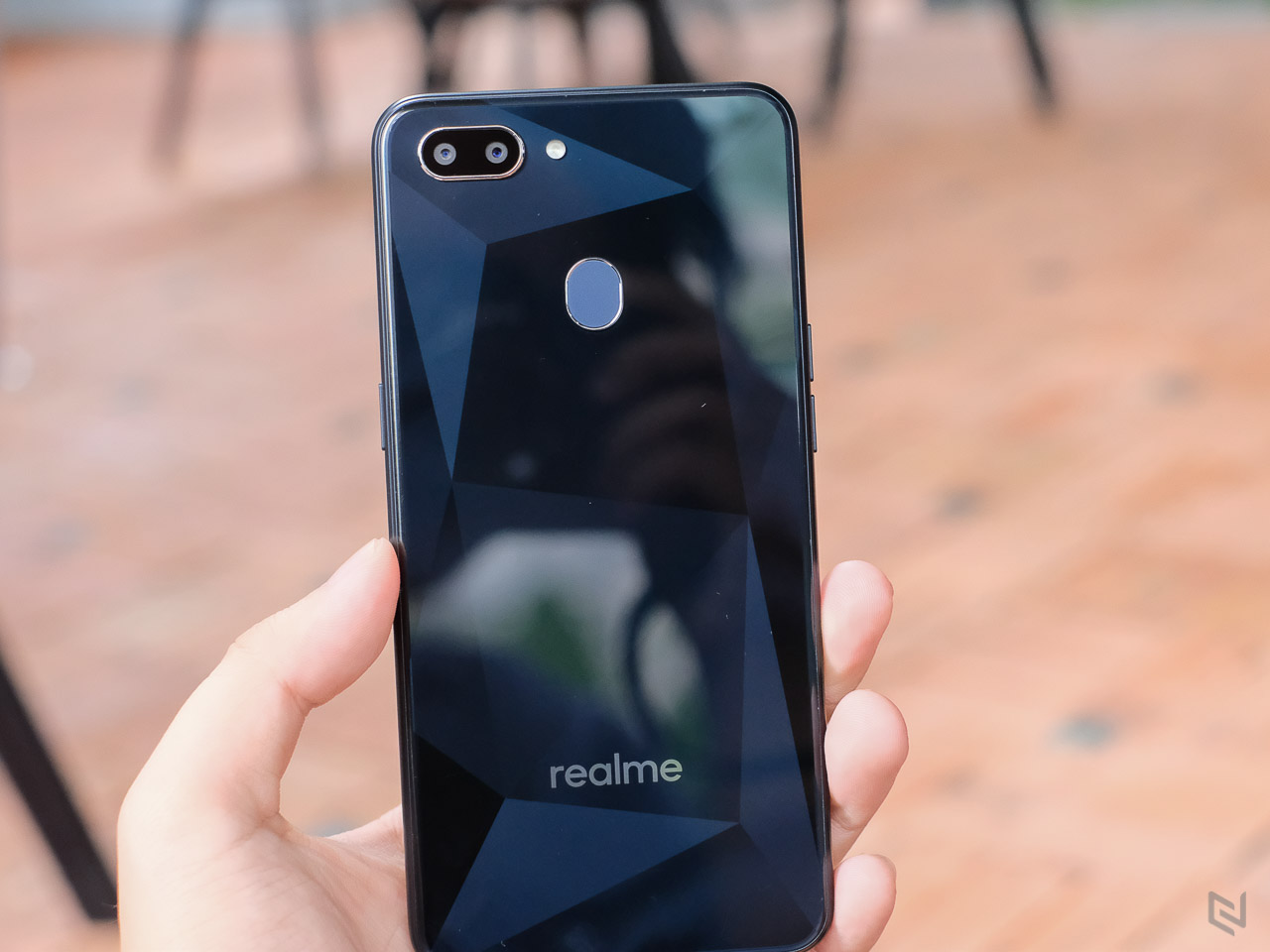 Cận cảnh Realme 2, thương hiệu từ OPPO, giá mềm hơn