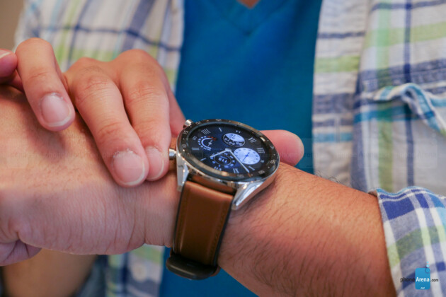 Trên tay Huawei Watch GT, chạy OS Lite do Huawei tự phát triển