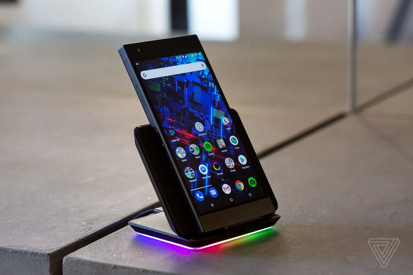 Đánh giá Razer Phone 2, là điện thoại chơi game tốt hơn điện thoại "thông thường"?