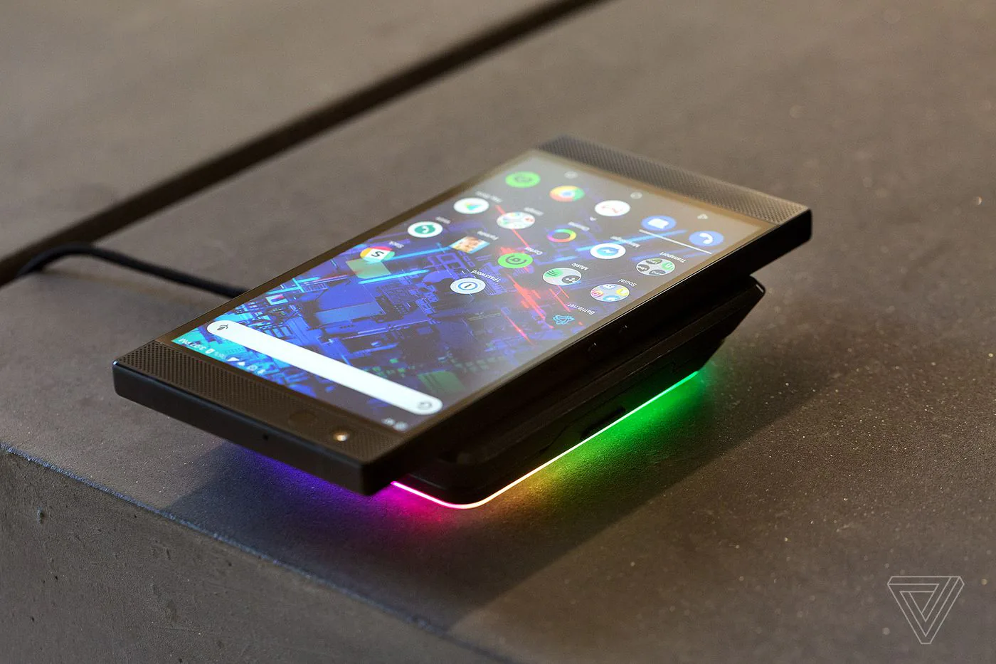 Đánh giá Razer Phone 2, là điện thoại chơi game tốt hơn điện thoại "thông thường"?