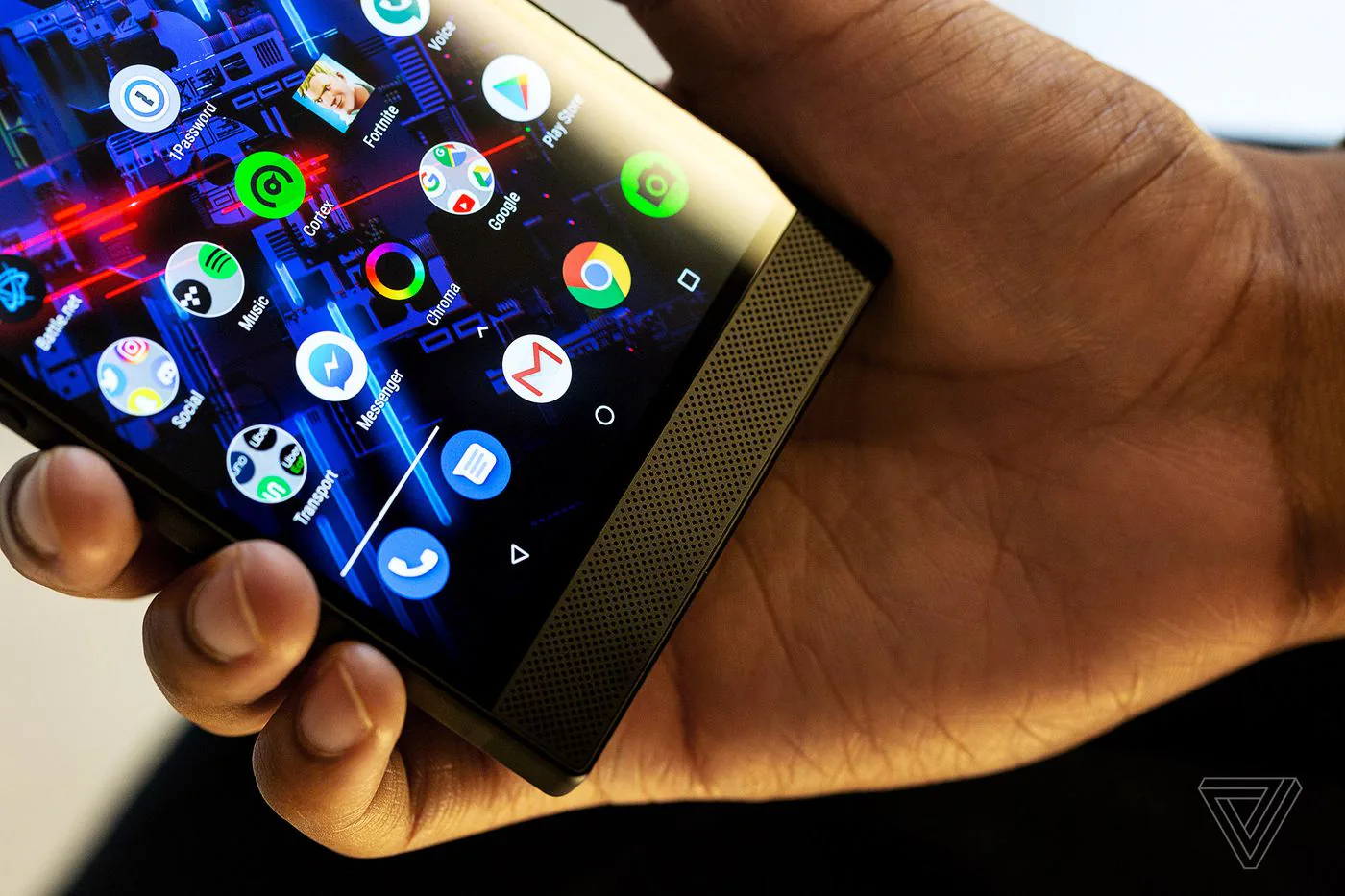 Đánh giá Razer Phone 2, là điện thoại chơi game tốt hơn điện thoại "thông thường"?