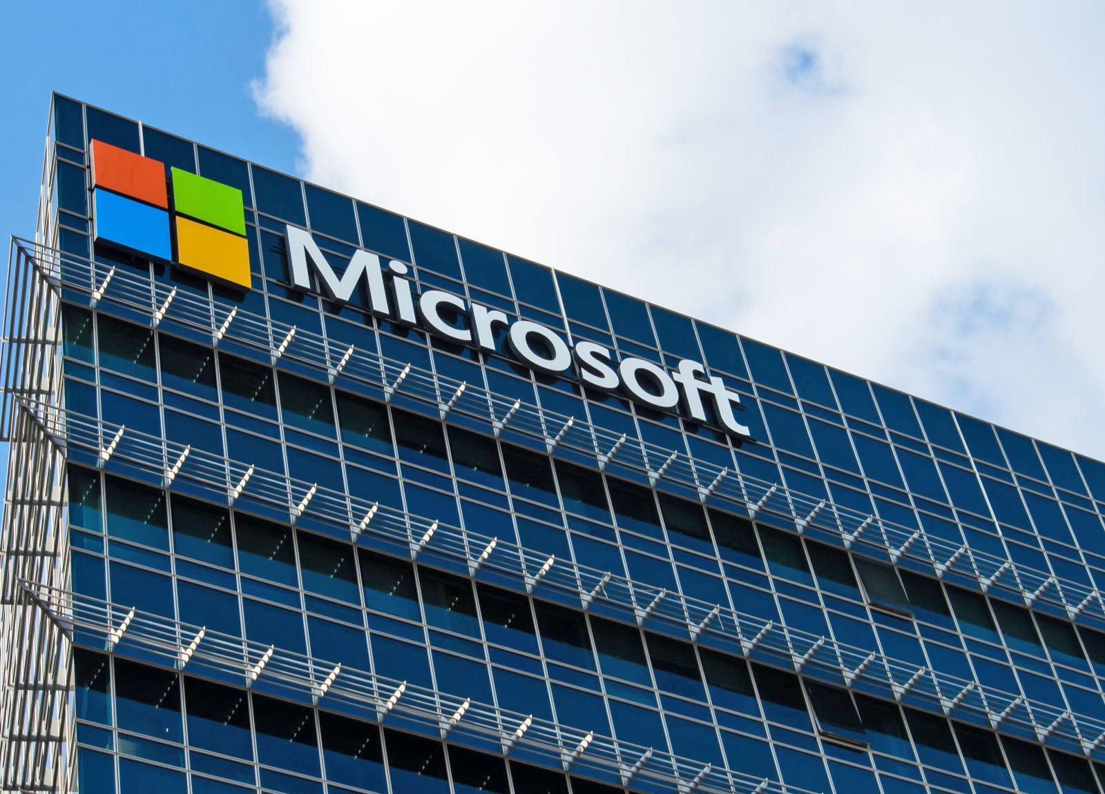 Microsoft hứa sẽ phục hồi dữ liệu sau lỗi cập nhật Windows 10